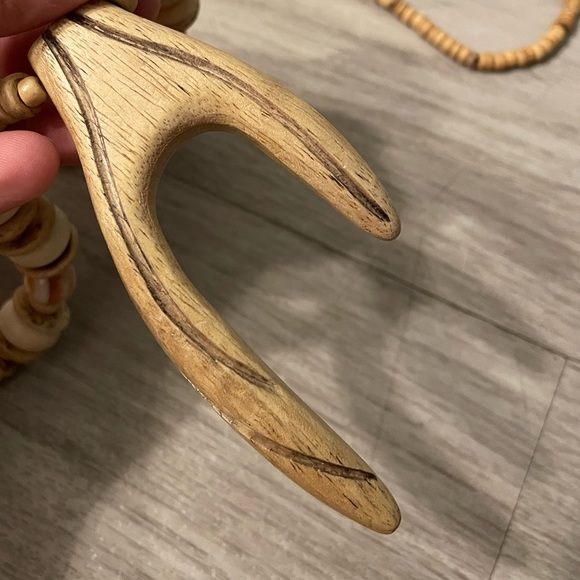 Necklace - Picture 2 of 3